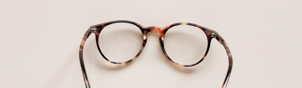 stylish-round-eyeglasses-with-optical-lenses-4226865